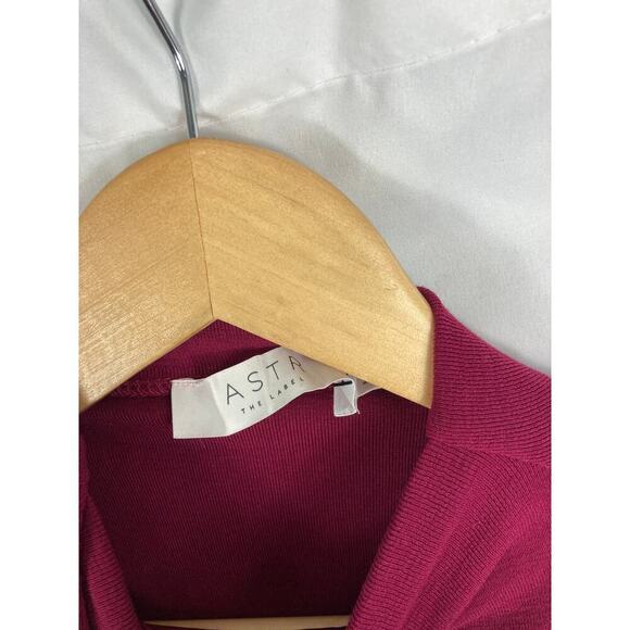 NWT ASTR Asymmetrical Pleated Cutout Mock Neck Top Size Medium - Picture 5 of 7